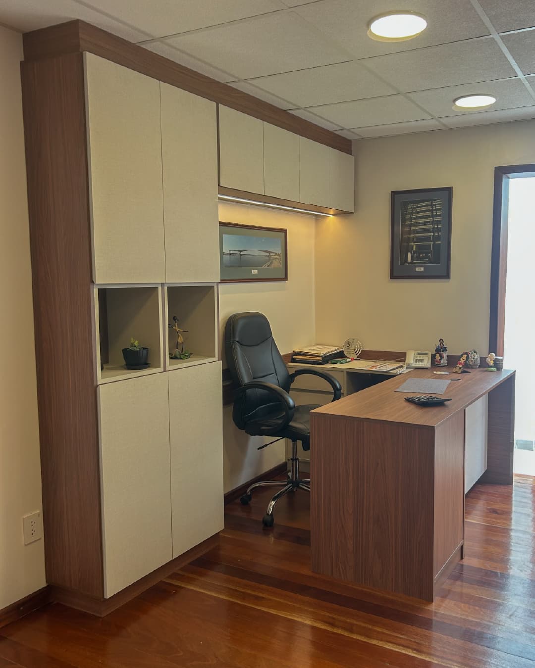 Oficina comercial remodelada